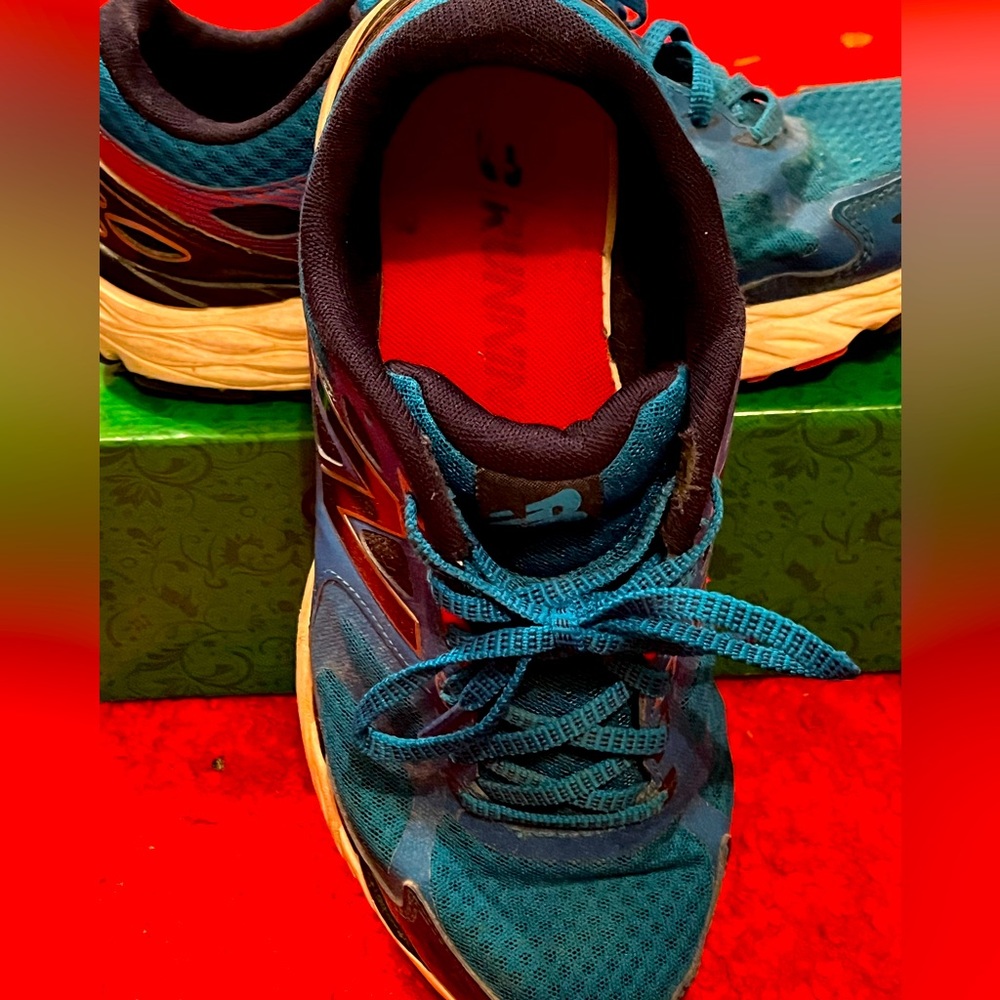 New balance  men's  size 8.5 turquoise blue Pre-owned